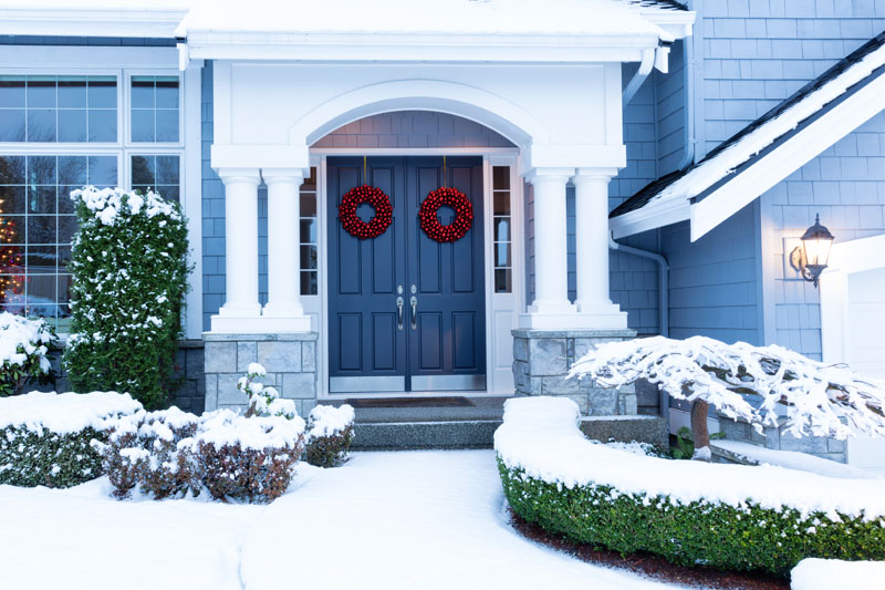 Buying and Selling A Phoenix House During the Holidays